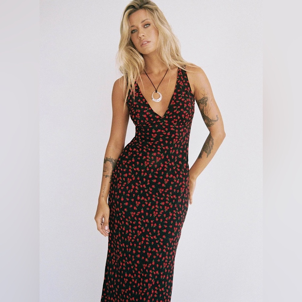 Princess Polly Nellie Maxi Dress Black/Red Floral Size 0